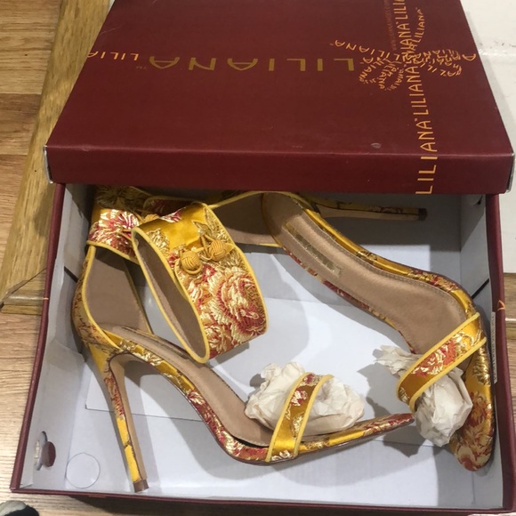 Liliana Gold Floral Print Stilettos- Size 9 - Picture 7 of 11